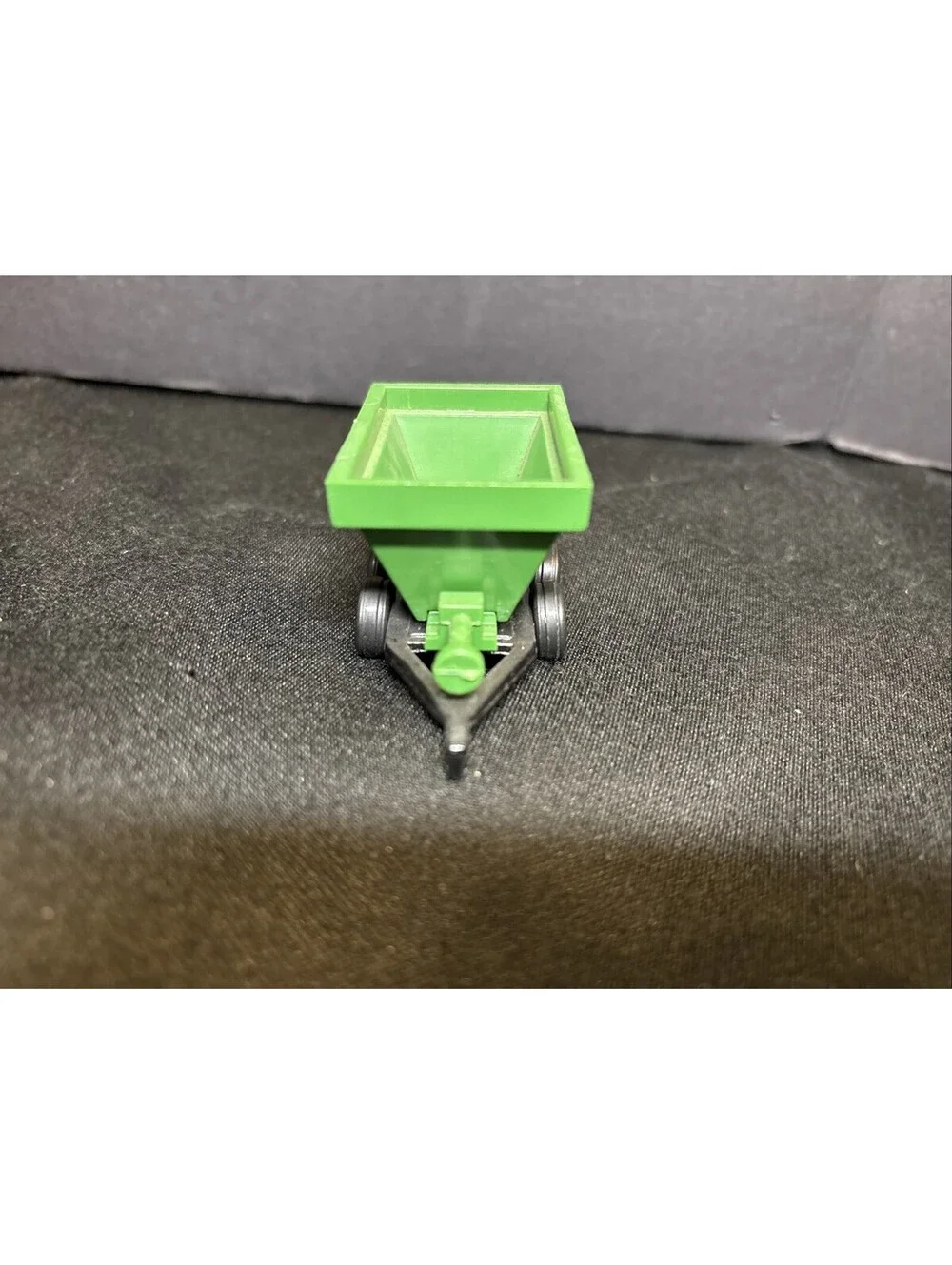 VTG 1967 ERTL John Deere Grain Cart Made In USA 1/64 Great Unplayed With Toy